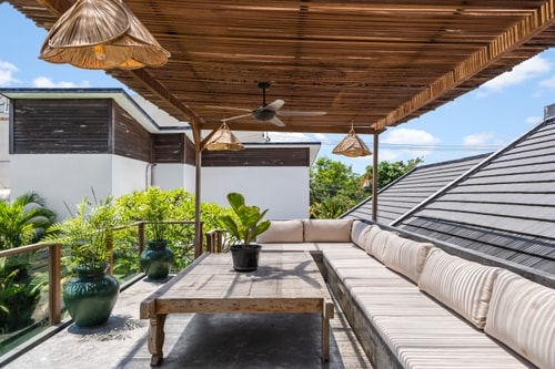 Abu - 5 Bedrooms with Pool and Rooftop in Berawa