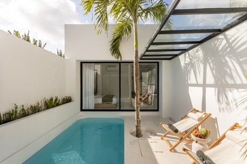 Este Villa - Private Pool, Double-Height, Near GWK