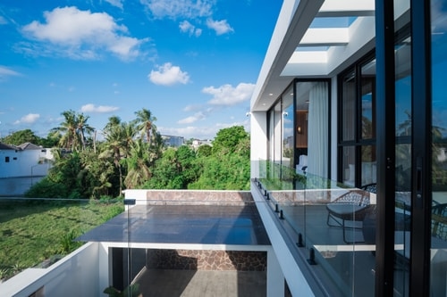 Sky Beach Villa - 2BR with BBQ and Pool, Seseh