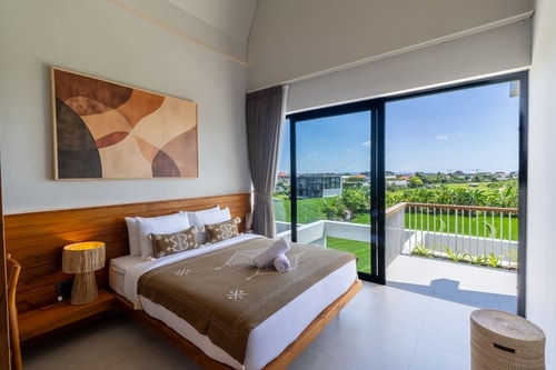 Madison - 3BR Villa with Paddy View Pool, Canggu