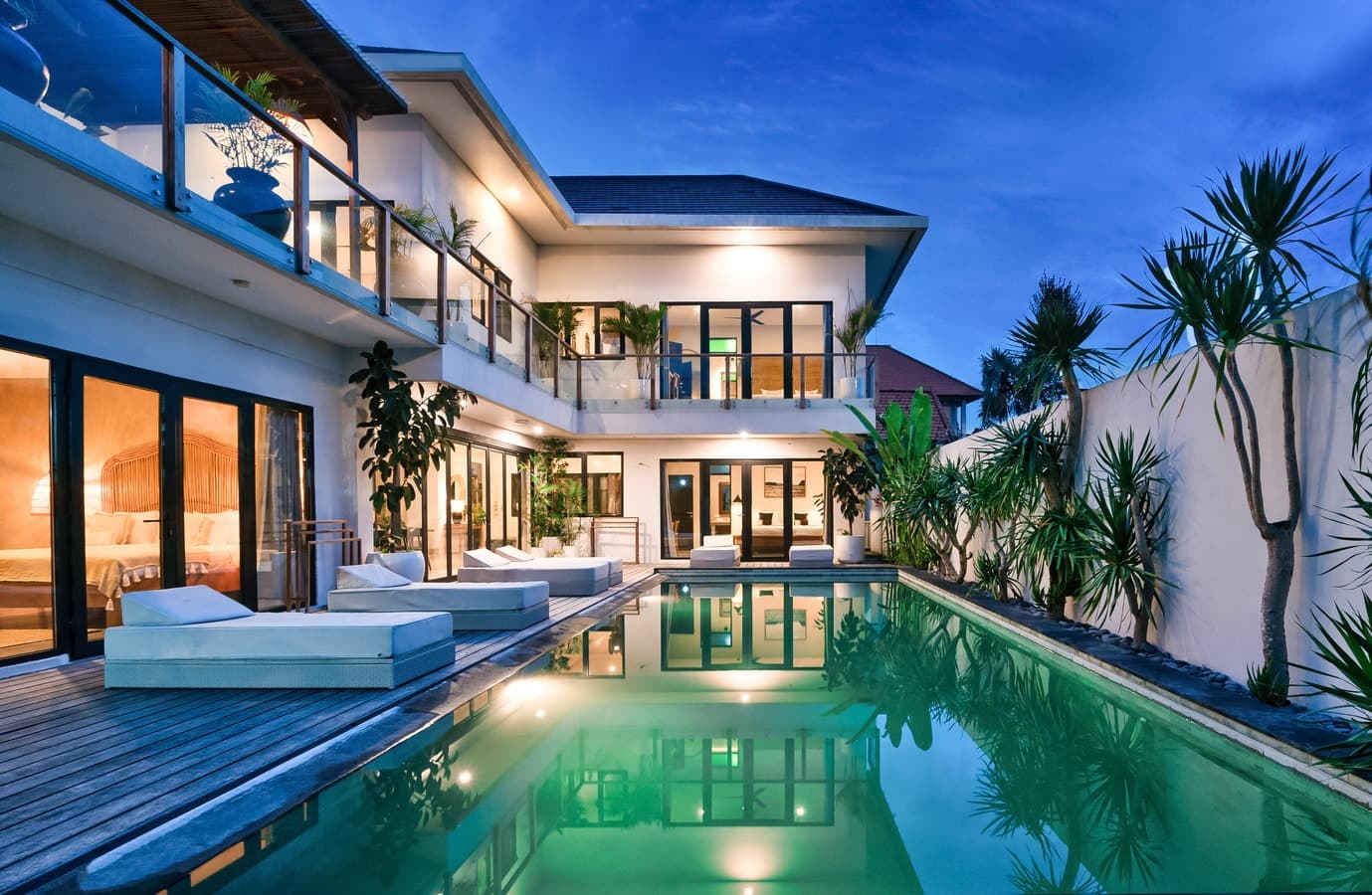 Abu - 5 Bedrooms with Pool and Rooftop in Berawa