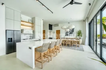 Cliffside Contemporary 4 Bedroom Villa with Panoramic Bingin Views