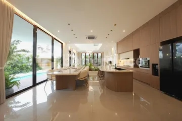 Exquisite Freehold Designer 3-Bed Villa in the Heart of Seminyak – Private Lift, Sauna, Jacuzzi, and Luxury Living Just 5 Minutes from Legian Beach