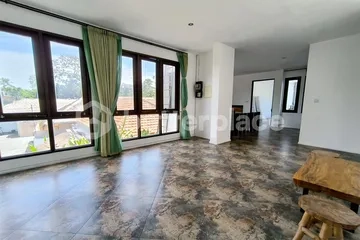 Serene Sanctuary: Umalas Freehold Villa Minutes from Batu Belig Beach