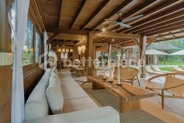 Stunning 4 Bedroom Villa on A Spacious Land in Berawa, A Prime Investment Opportunity Near the Beach