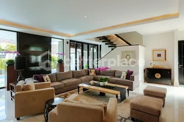 Spacious Eclectic Design Villa for Yearly Rent in Peaceful Seminyak Area