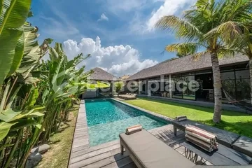 Captivating Bali Villa in Prime Canggu-Batu Bolong Location | Ideal Real Estate Investment Opportunity