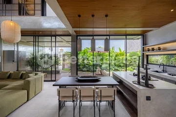 Luxury and Modern 2 Bedroom Leasehold Villa with Ricefield Views in Umalas