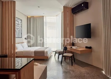 A Stylish Coastal Retreat in Batu Bolong – Elegant Fully Furnished 1-Bed Apartment Just Minutes from the Beach with Exceptional Investment Appeal