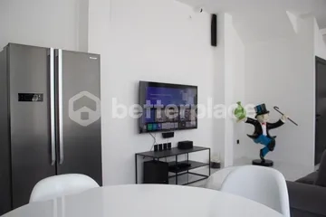 Canggu Luxury Redefined: Modern Leasehold Villa with Jacuzzi in Tumbak Bayuh