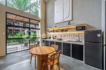 Modern Balinese Bliss, Spacious 1 Bedroom Loft Townhouse in Serene Babakan, Canggu