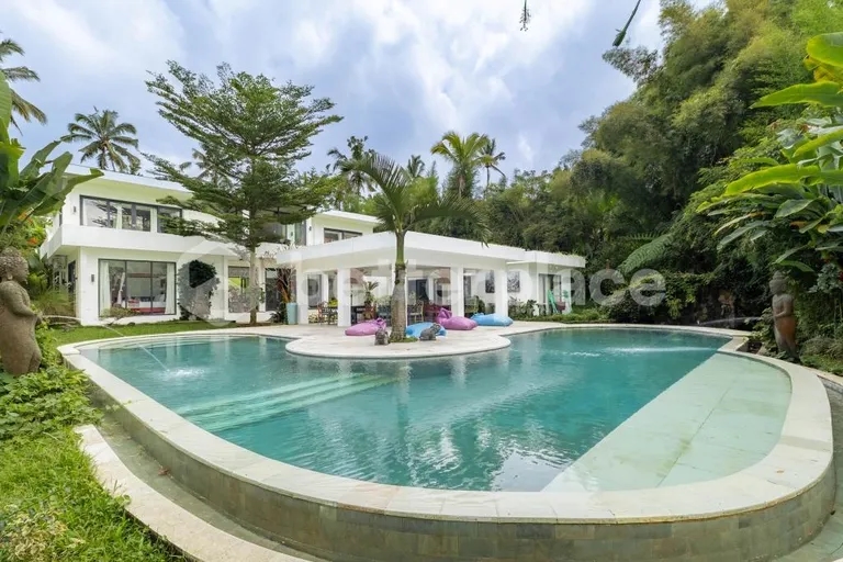 Rare Freehold Masterpiece in Tegalalang — A Six-Bedroom Jungle Retreat Set on 2,500 sqm of Land with Infinity Pool and Unmatched Investment Appeal