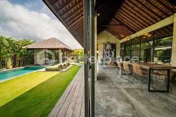 Captivating Bali Villa in Prime Canggu-Batu Bolong Location | Ideal Real Estate Investment Opportunity