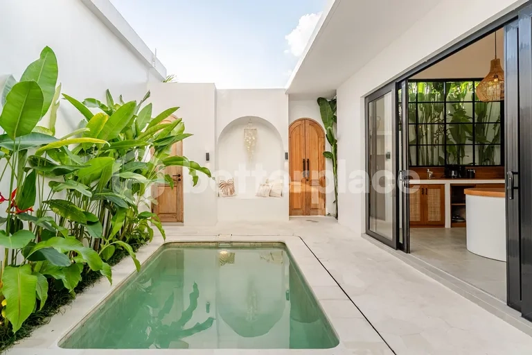 Tropical Modern 2 Villa with a Mediterranean style in Pererenan