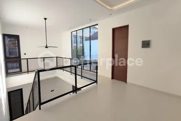 Elegant Contemporary 2-Bedroom Villa for Yearly Rental in Canggu – Batu Bolong, Just 3 Minutes from Munduk Catu Beach with Rooftop Retreat and Private Plunge Pool