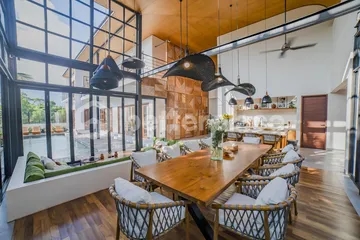 5 Bedroom Modern Villa in Cemagi, 2 Minutes from the Beach