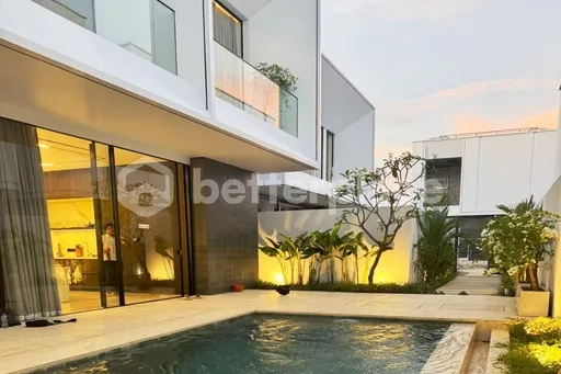 Luxury Leasehold 2-Bed Villa in Exclusive Nusa Dua – Contemporary Tropical Residence with Smart Home Technology and Resort Ambience