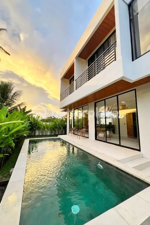 Income-Generating Ubud Gem – Stylish Fully Furnished 2-Bed Villa with High-Rated Booking Accounts, Dedicated Staff, and Seamless Ownership Transition