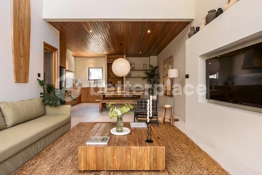 A Fully Licensed, Turnkey Retreat in the Heart of Seseh's, A Few Minutes to The Beach