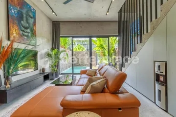 Prestigious 4-Bedroom Canggu Villa with Elegant Enclosed Living Spaces, Luxury Amenities, and Strong Real Estate Investment Opportunity in Bali