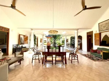 Semi Furnished Villa Invesment in Umalas 3 Bedrooms Leasehold