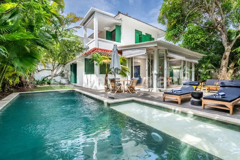 Stunning 3 Bedroom Villa in Prime Seminyak For Yearly Rental