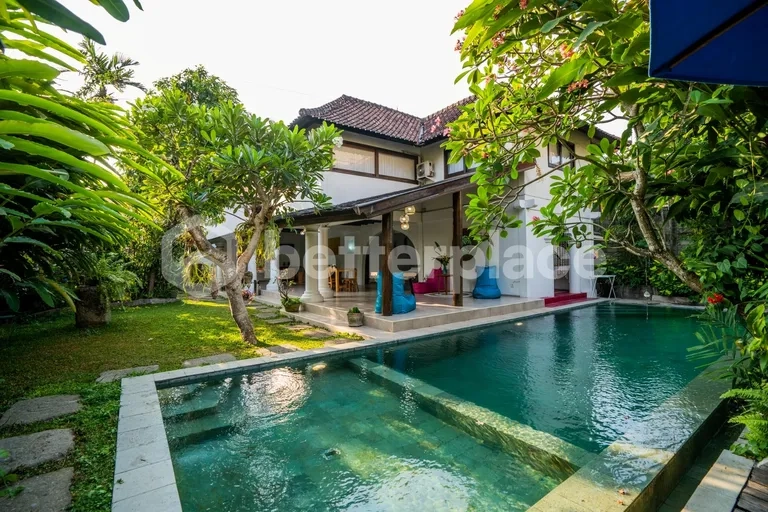 Refined Island Living in Kuta Legian – Elegant Modern 4-Bed Villa Surrounded by Lifestyle and Coastal Attractions