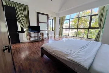 Serene Sanctuary: Umalas Freehold Villa Minutes from Batu Belig Beach