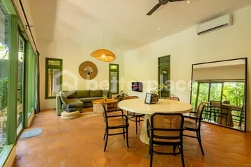Spacious 3 Bedroom Villa in Berawa, Walking Distance to The Beach