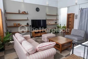 Spacious Tropical Villa in Canggu – 4 Bedrooms with Sunset & Greenbelt Views