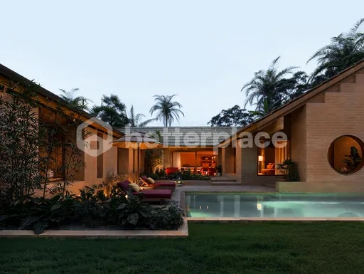 Elegant Smart Villa Surrounded by Nature, Near Tanah Lot