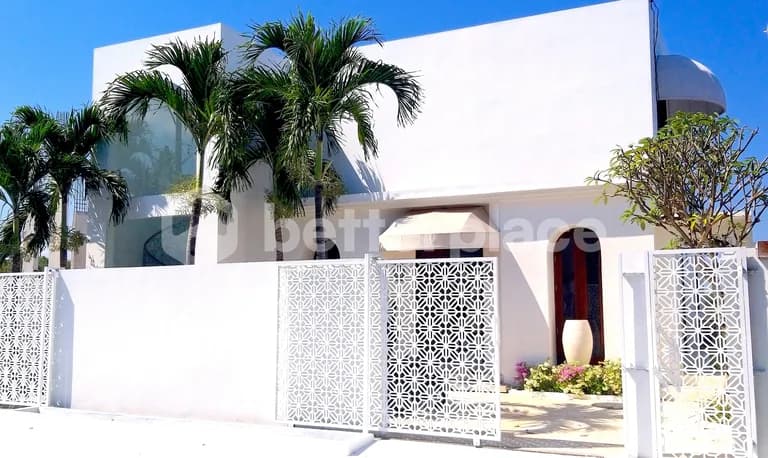Spacious 5-Bedroom Villa for Yearly Rent in Ungasan – Just 10 Minutes to Melasti & Pandawa Beach