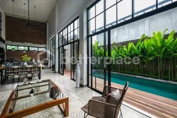 Luxurious Tropical Industrial Villa in Prime Canggu Area: A Tranquil Retreat Close to Canggu Beach