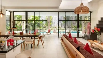Your Private Sanctuary in Seminyak : Steps from Bali’s Best Dining, Shopping & Nightlife