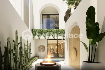 Tropical Elegance in Batu Bolong – Canggu: Blend Comfort and Style with This Sophisticated 2-Bedroom Villa with Modern Features