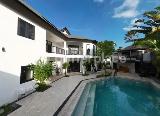 6 Bedroom Villa in Echo Beach, Canggu – Prime Location For Yearly Rental