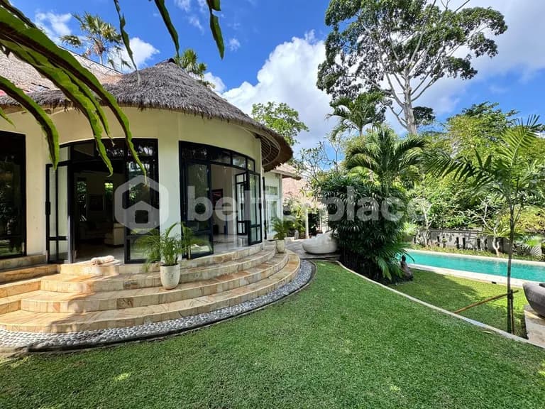 Rare Large-Land 2-Bed Villa for Rent in Umalas – Comfortable Tropical Home Near Bali’s Trendiest Beaches
