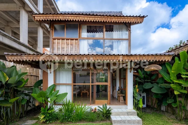 Elegant One-Bedroom Joglo Villa in Central Ubud — Heritage Architecture, Contemporary Comfort, Move-In Ready
