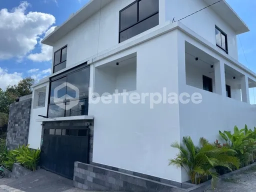 Modern and Spacious 3 Bedroom Villa with Rooftop in Jimbaran