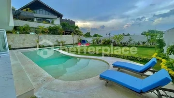 Brand New Villa Walking Distance to the Beach!