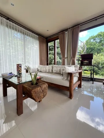 Elegant Rooftop Villa with Jungle Views in Ubud, Payangan