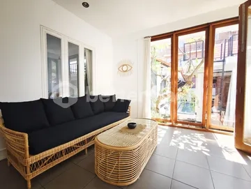 Prime Coastal Retreat: Spacious 5-Bedroom Yearly Rental Villa in the Heart of Berawa