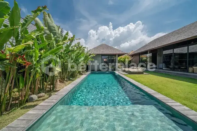 Captivating Bali Villa in Prime Canggu-Batu Bolong Location | Ideal Real Estate Investment Opportunity