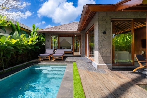 Apura - Poolside Garden Villa, Near Monkey Forest