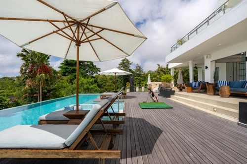 Ultra Luxury Sea View Villa w/ Gym & Golf Green