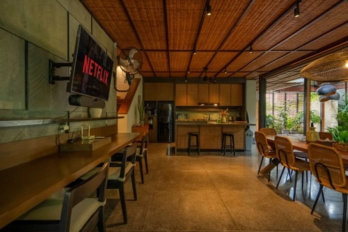 Hollow - 5BR Villa with Pool and Rooftop, Canggu